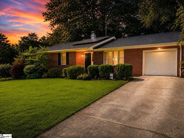 4 Merry Dale Lane, Greenville, SC 29617