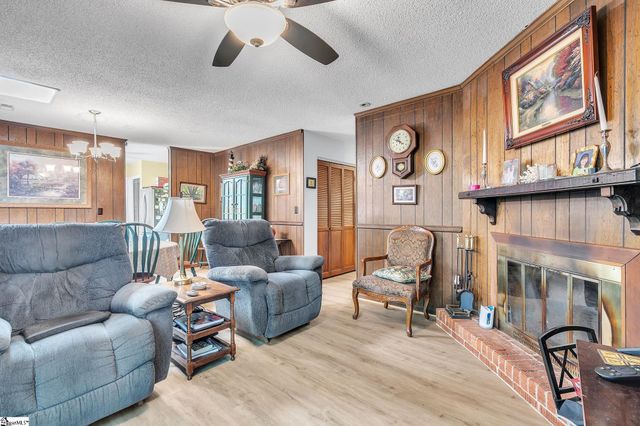 4 Merry Dale Lane, Greenville, SC 29617