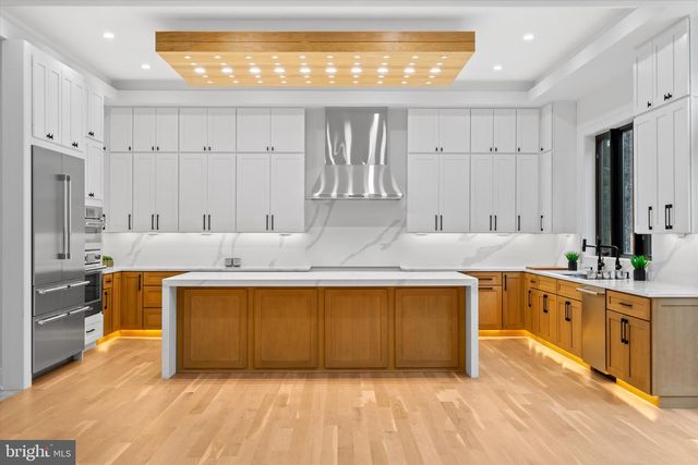 4609 WILLOW RUN DR, Annandale, VA 22003