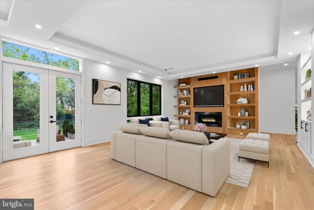 4609 WILLOW RUN DR, Annandale, VA 22003