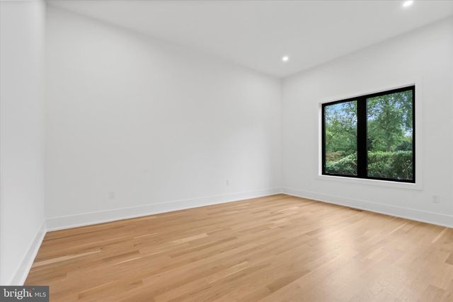 4609 WILLOW RUN DR, Annandale, VA 22003