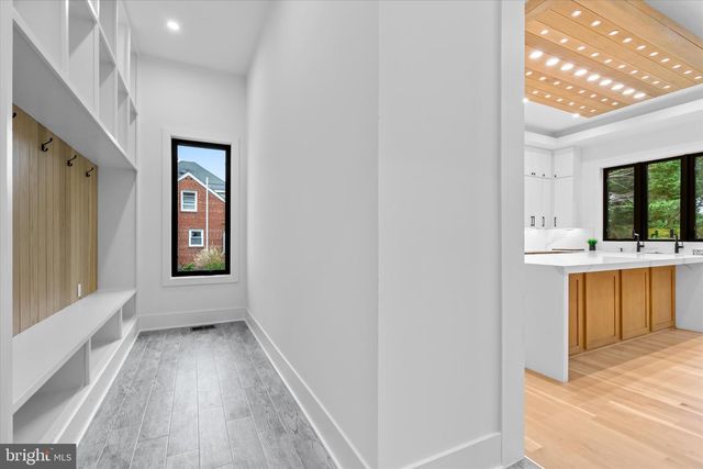 4609 WILLOW RUN DR, Annandale, VA 22003