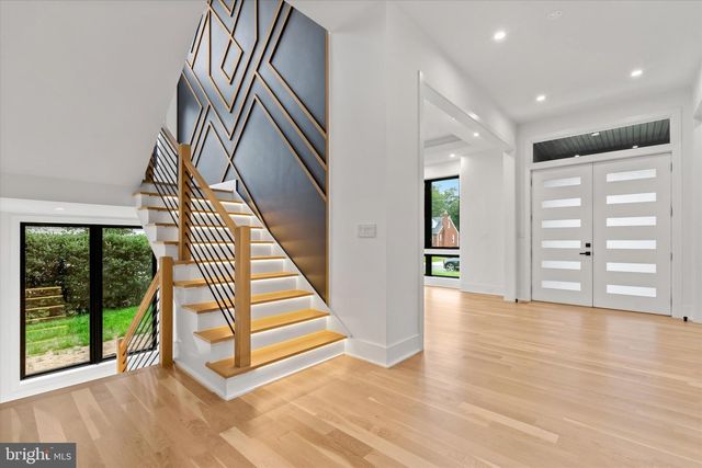 4609 WILLOW RUN DR, Annandale, VA 22003