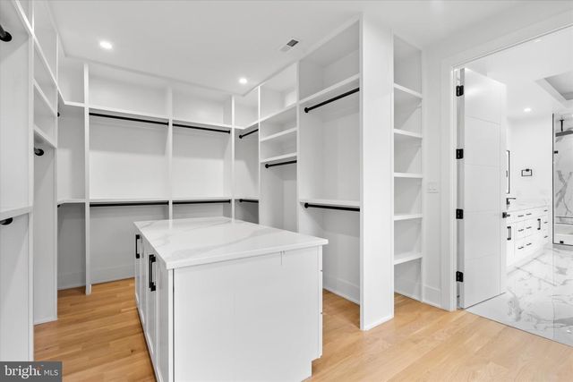 4609 WILLOW RUN DR, Annandale, VA 22003