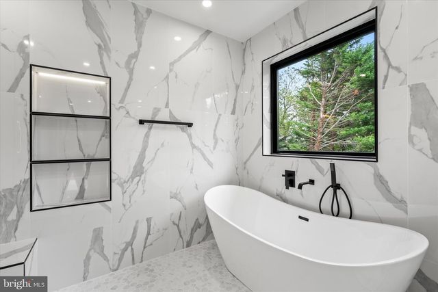 4609 WILLOW RUN DR, Annandale, VA 22003