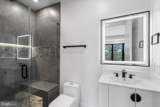 4609 WILLOW RUN DR, Annandale, VA 22003