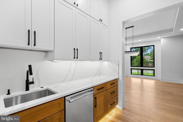 4609 WILLOW RUN DR, Annandale, VA 22003