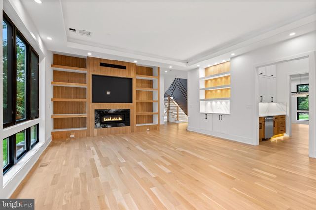 4609 WILLOW RUN DR, Annandale, VA 22003