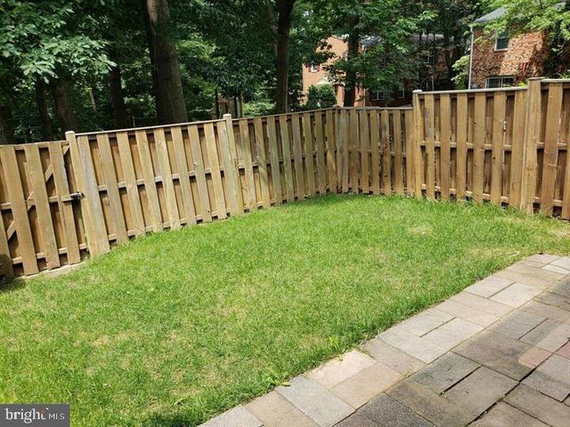 2256 GUNSMITH SQ, Reston, VA 20191