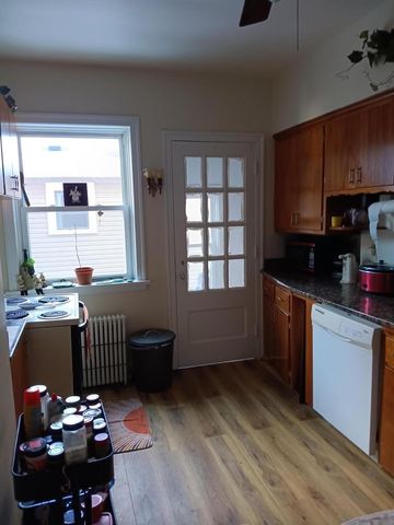 939 College AVENUE, Racine, WI 53403