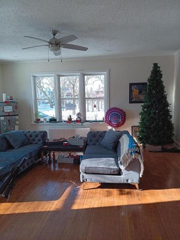 939 College AVENUE, Racine, WI 53403