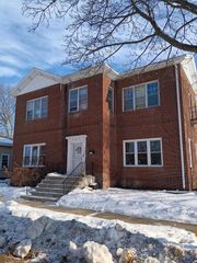 939 College AVENUE, Racine, WI 53403