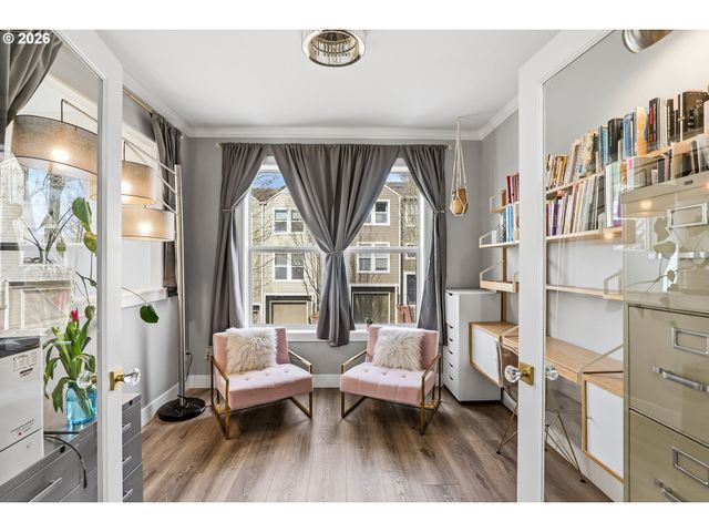 2808 Nw KENNEDY Ct, Portland, OR 97229