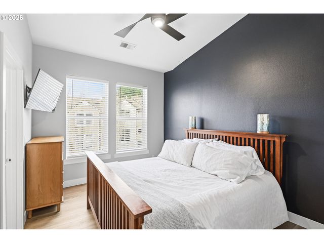 2808 Nw KENNEDY Ct, Portland, OR 97229