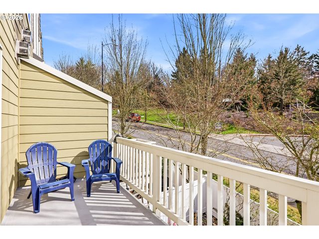 2808 Nw KENNEDY Ct, Portland, OR 97229