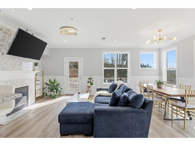 2808 Nw KENNEDY Ct, Portland, OR 97229