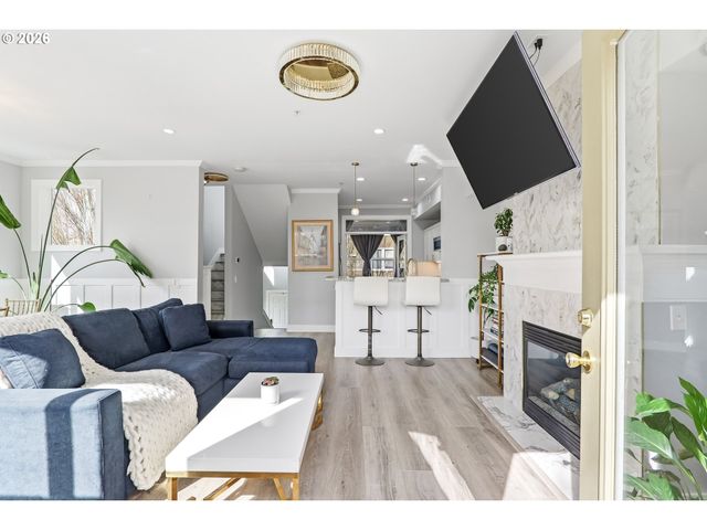 2808 Nw KENNEDY Ct, Portland, OR 97229