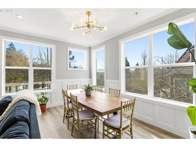 2808 Nw KENNEDY Ct, Portland, OR 97229