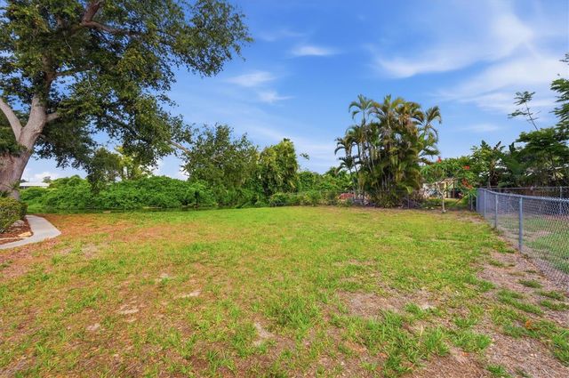425 DRIFTWOOD ROAD, Venice, FL 34293