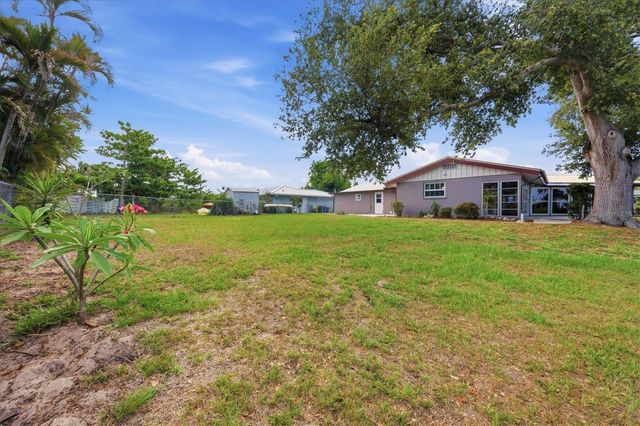 425 DRIFTWOOD ROAD, Venice, FL 34293