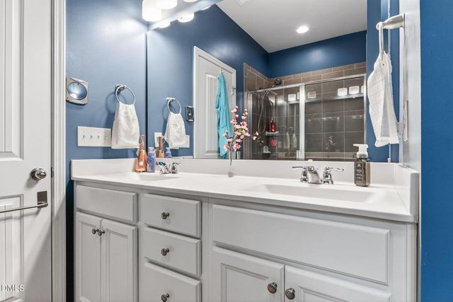 112 Radcliffe Court, Clayton, NC 27527