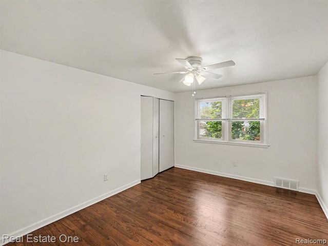 15562 Levan Road, Livonia, MI 48154