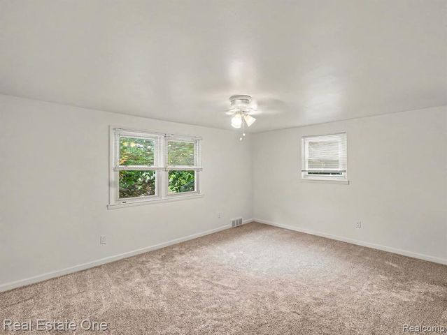 15562 Levan Road, Livonia, MI 48154