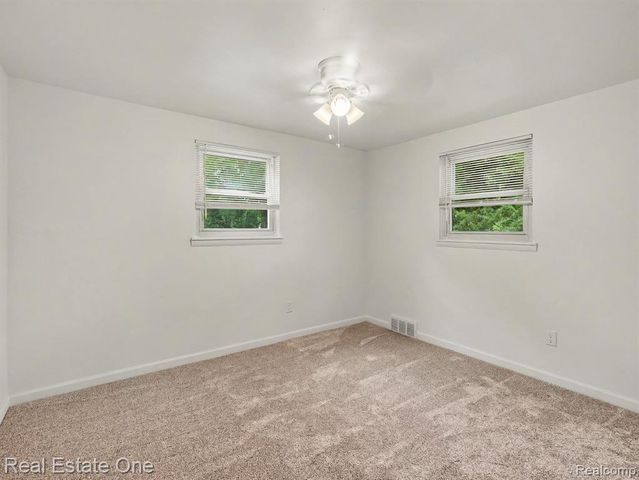 15562 Levan Road, Livonia, MI 48154