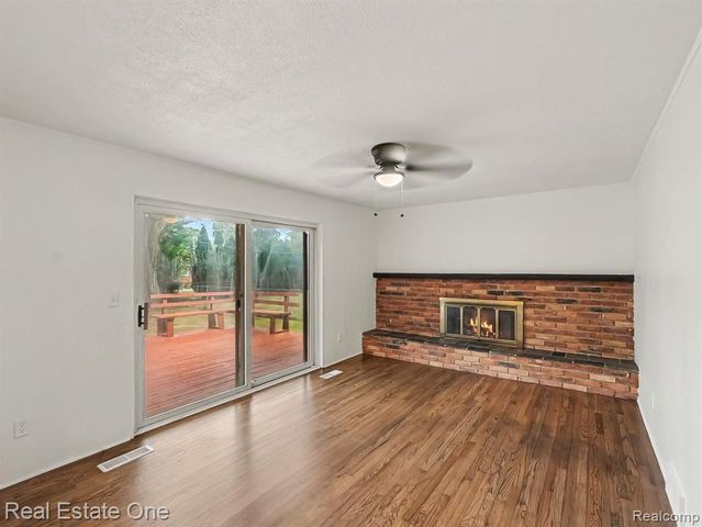 15562 Levan Road, Livonia, MI 48154