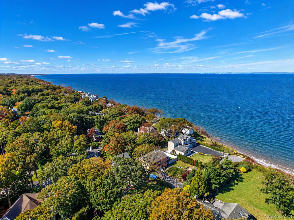 318 Sound Beach Boulevard, Sound Beach, NY 11789 — exterior