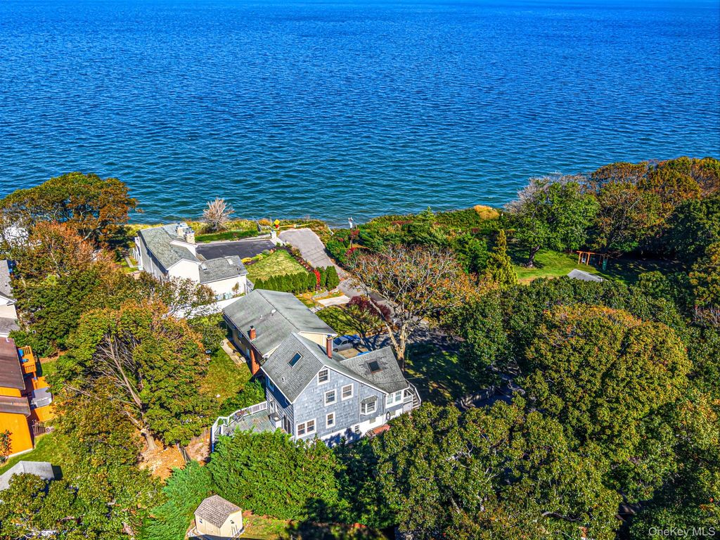 318 Sound Beach Boulevard, Sound Beach, NY 11789 — photo 2