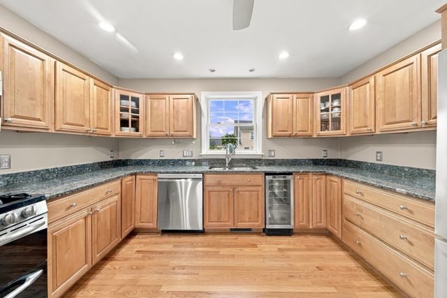 80 Grove St, Hopkinton, MA 01748