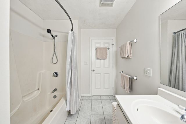 80 Grove St, Hopkinton, MA 01748
