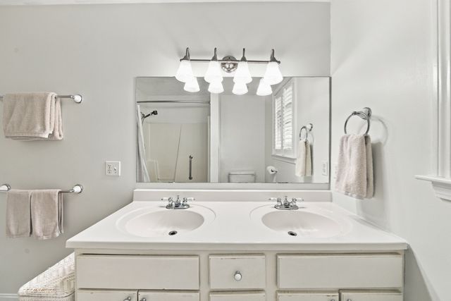 80 Grove St, Hopkinton, MA 01748
