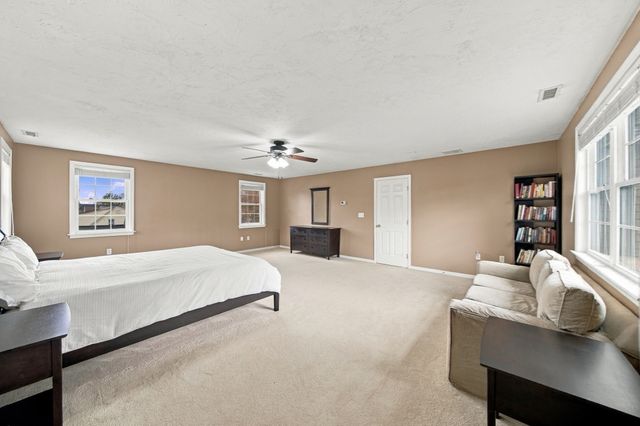 80 Grove St, Hopkinton, MA 01748