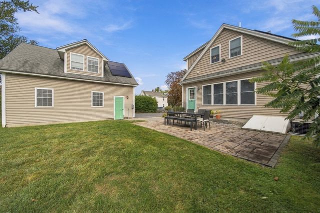 80 Grove St, Hopkinton, MA 01748
