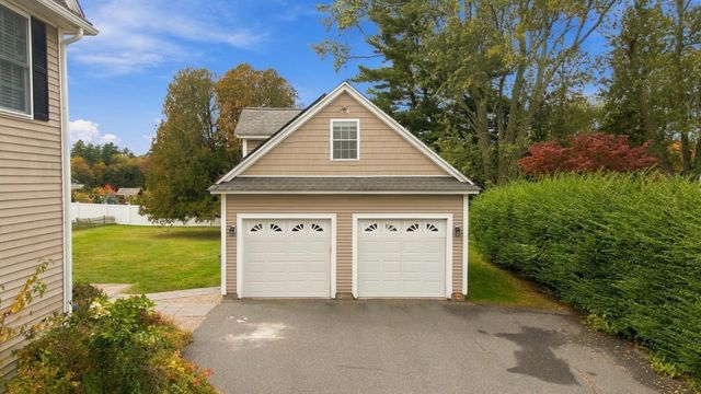 80 Grove St, Hopkinton, MA 01748