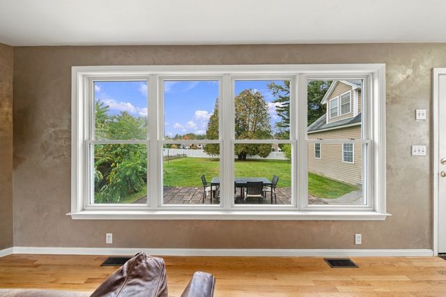 80 Grove St, Hopkinton, MA 01748