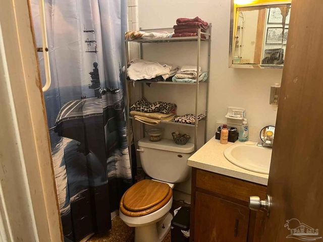 5633 Collinswood Dr, Milton, FL 32583