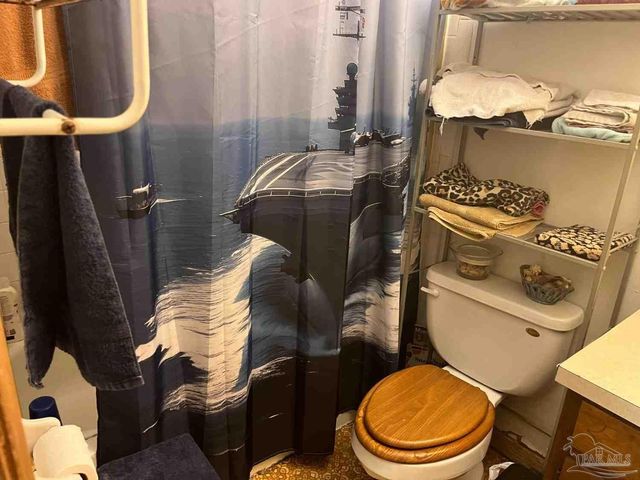 5633 Collinswood Dr, Milton, FL 32583