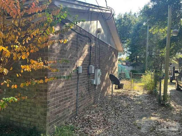 5633 Collinswood Dr, Milton, FL 32583