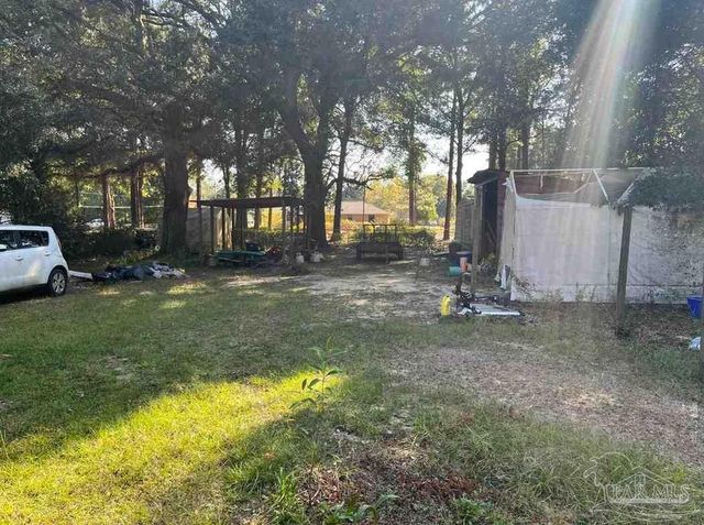 5633 Collinswood Dr, Milton, FL 32583