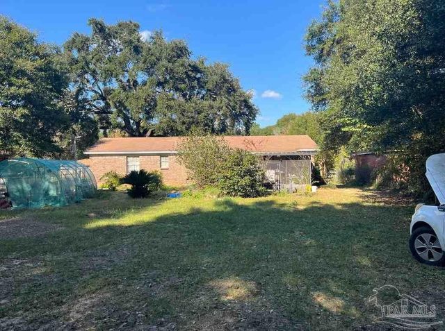 5633 Collinswood Dr, Milton, FL 32583