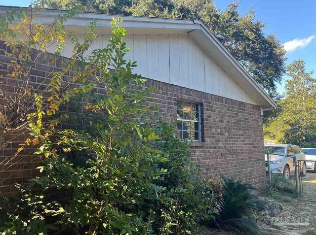 5633 Collinswood Dr, Milton, FL 32583