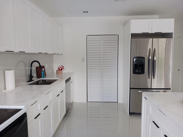 1480 NE 157th St, North Miami Beach, FL 33162