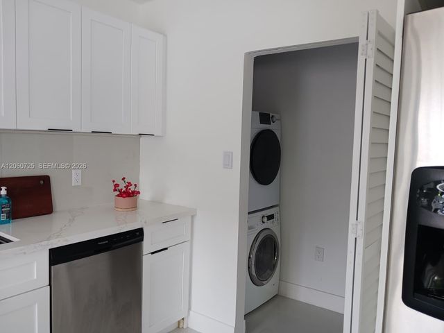 1480 NE 157th St, North Miami Beach, FL 33162