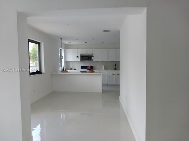 1480 NE 157th St, North Miami Beach, FL 33162