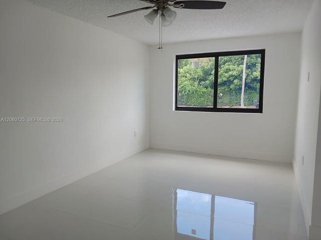 1480 NE 157th St, North Miami Beach, FL 33162