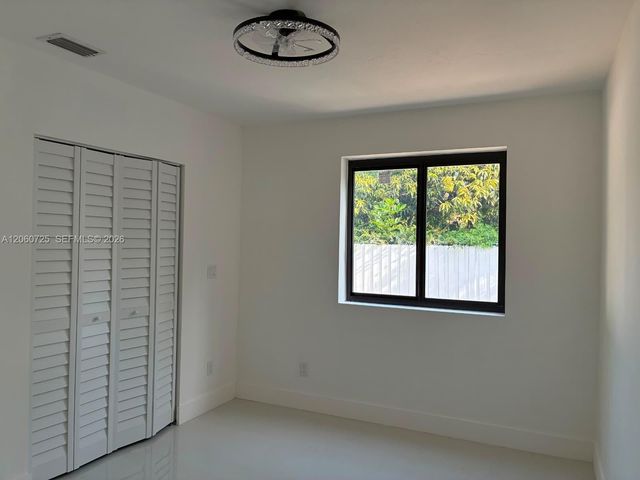 1480 NE 157th St, North Miami Beach, FL 33162