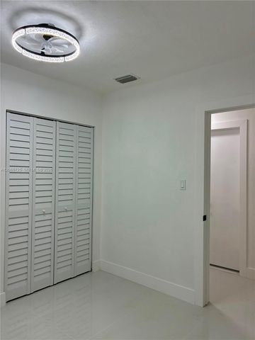 1480 NE 157th St, North Miami Beach, FL 33162